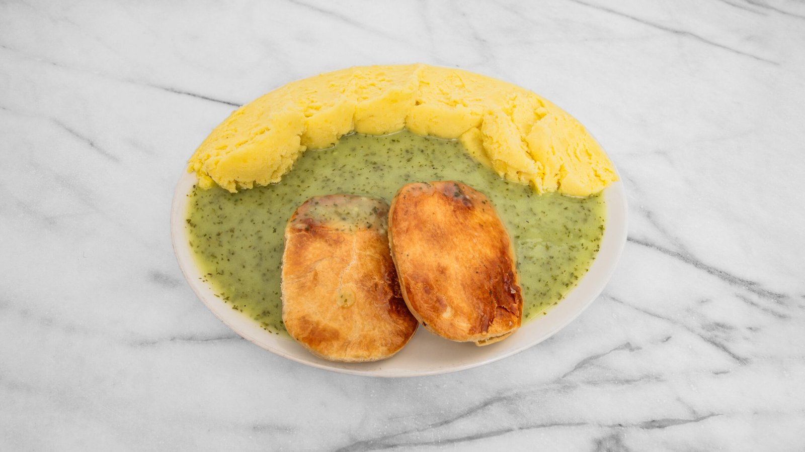 PieMashShop TwoMashTwoPiesAndLiqour 1 Scaled